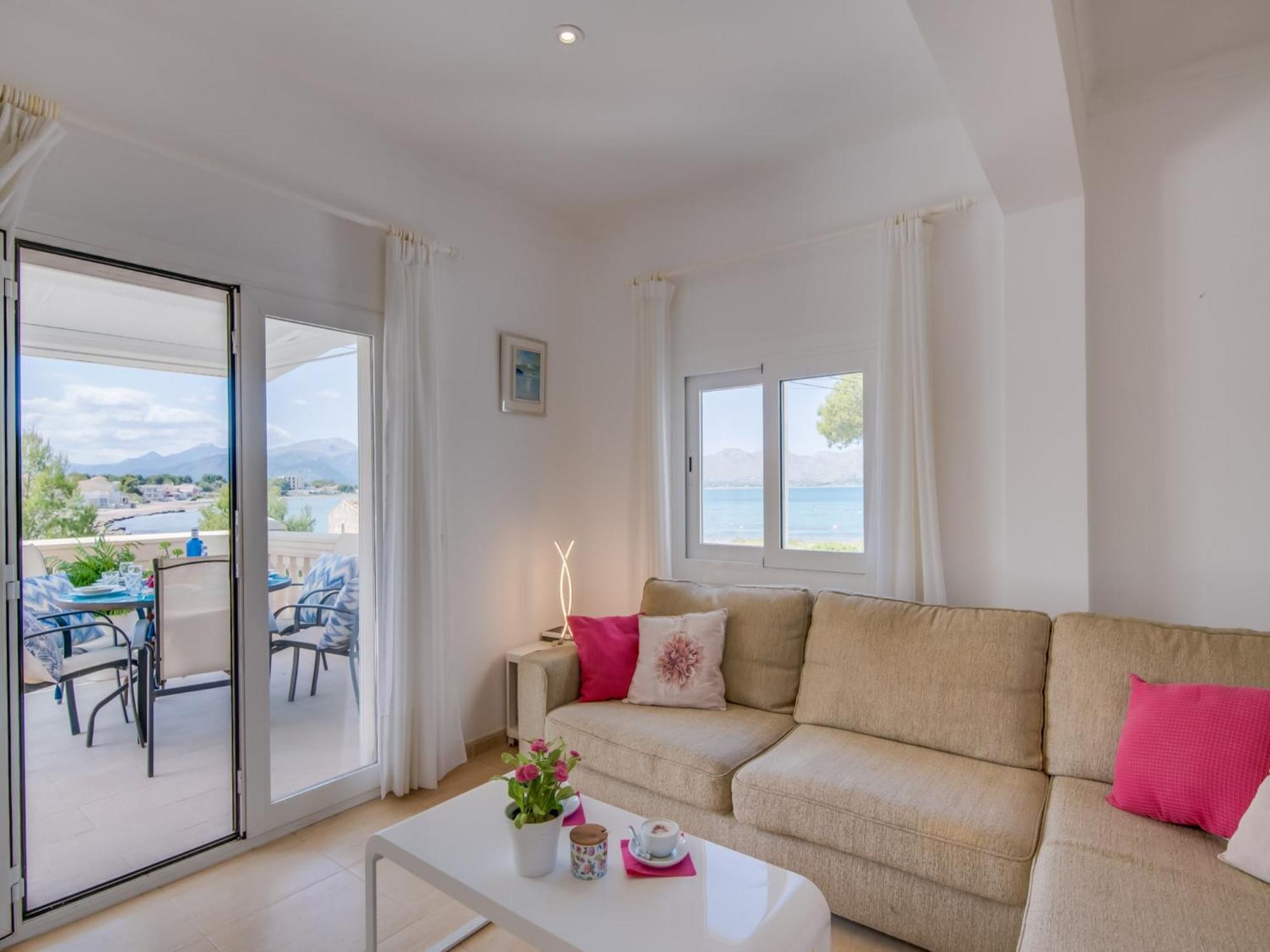 With Views Of The Bay Of Pollenca Apartment Alcúdia